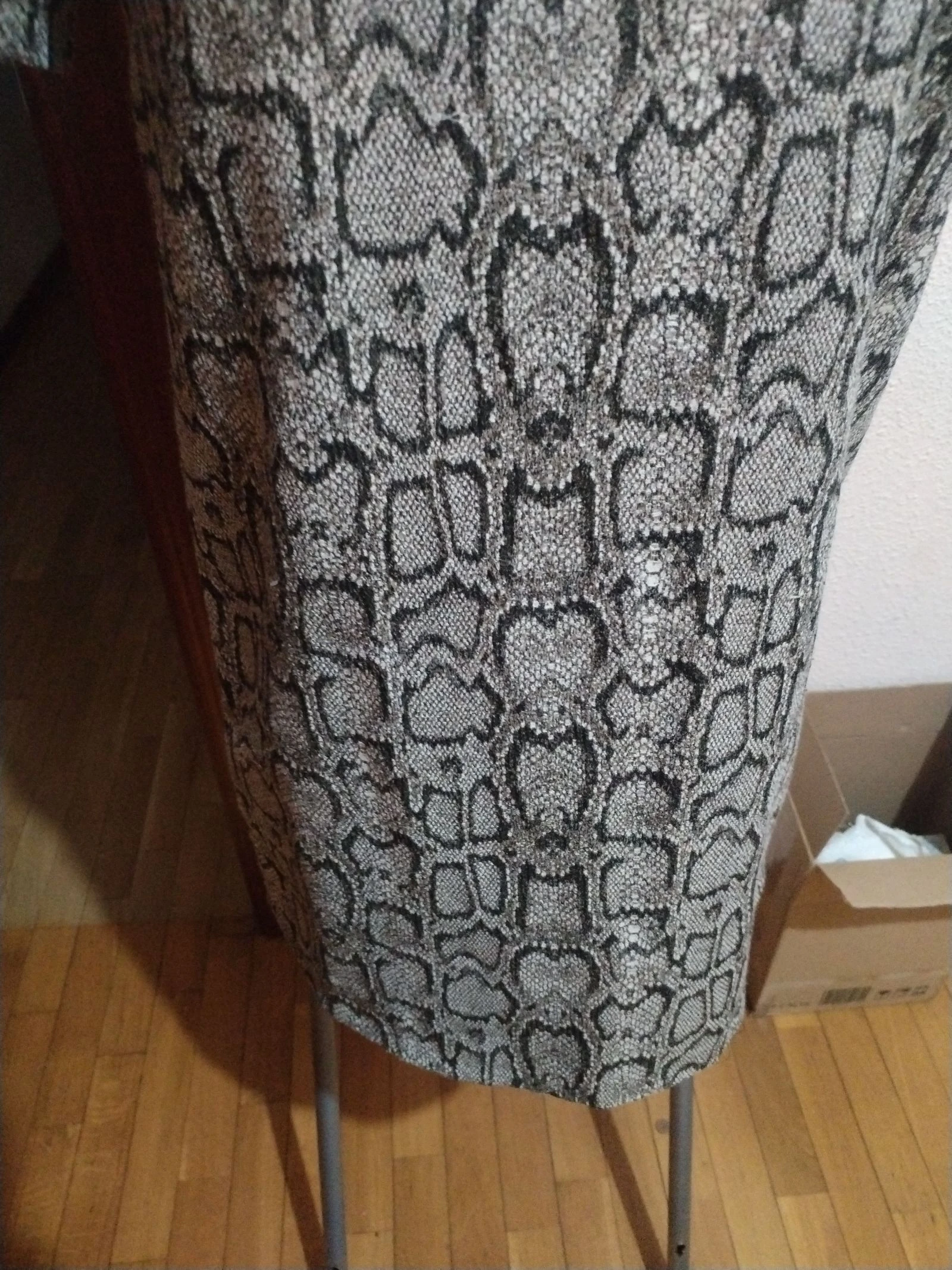 Vestido de verano de Zara con un estampado de serpiente o de cocodrilo – photo 3